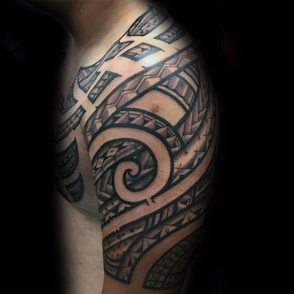 tatuaje tribal hombro para hombre 47