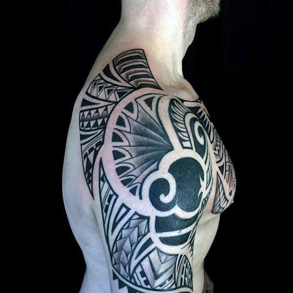 tatuaje tribal hombro para hombre 53