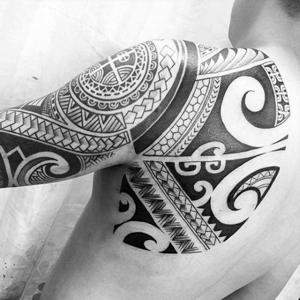 tatuaje tribal hombro para hombre 63