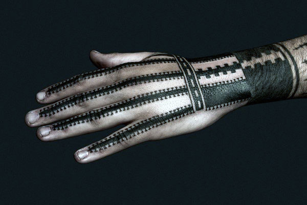tatuaje tribal mano para hombre 01