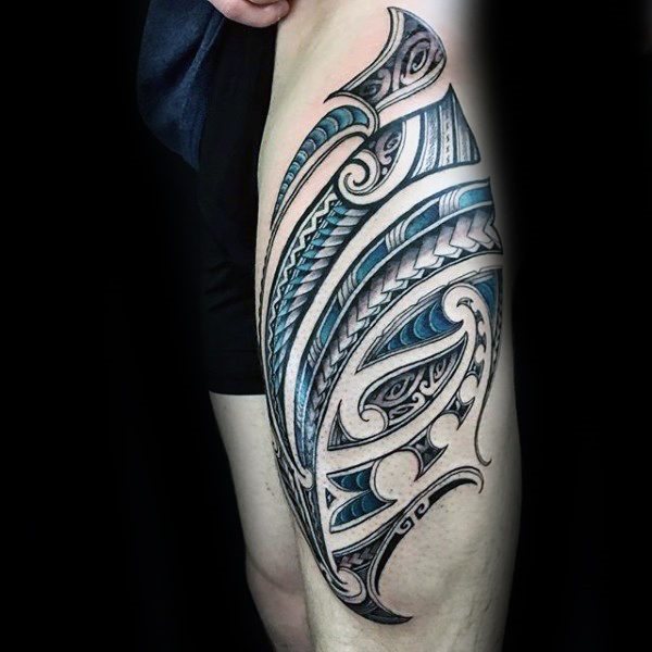 tatuaje tribal muslo para hombre 02