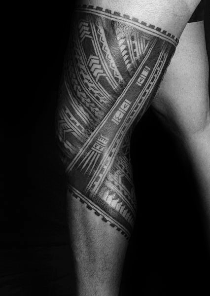 tatuaje tribal muslo para hombre 14