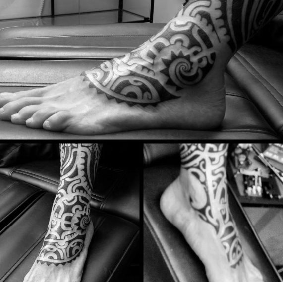 tatuaje tribal pie para hombre 09