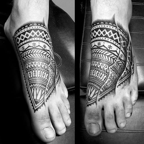 tatuaje tribal pie para hombre 12