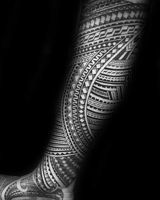 tatuaje tribal pie para hombre 20