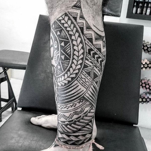 tatuaje tribal pierna para hombre 21
