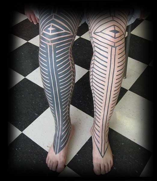 tatuaje tribal pierna para hombre 27