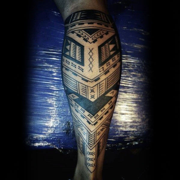tatuaje tribal pierna para hombre 44