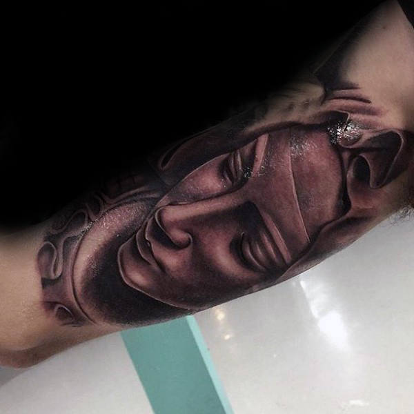 tatuaje virgen maria para hombre 34