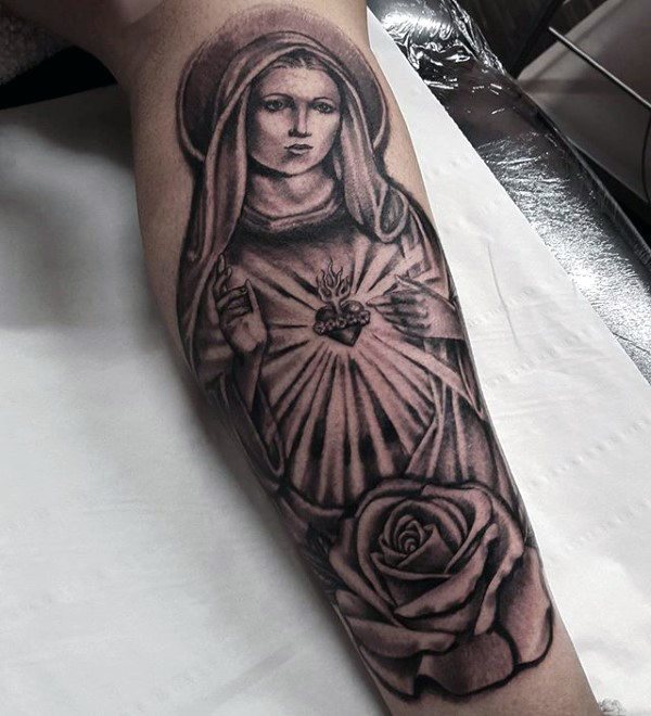 tatuaje virgen maria para hombre 41