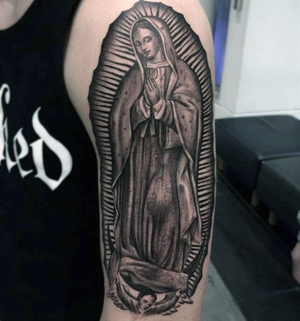 tatuaje virgen maria para hombre 43