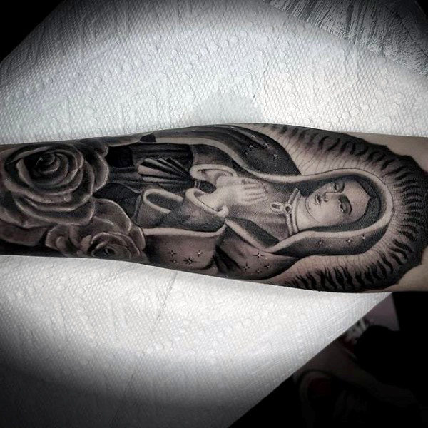 tatuaje virgen maria para hombre 63