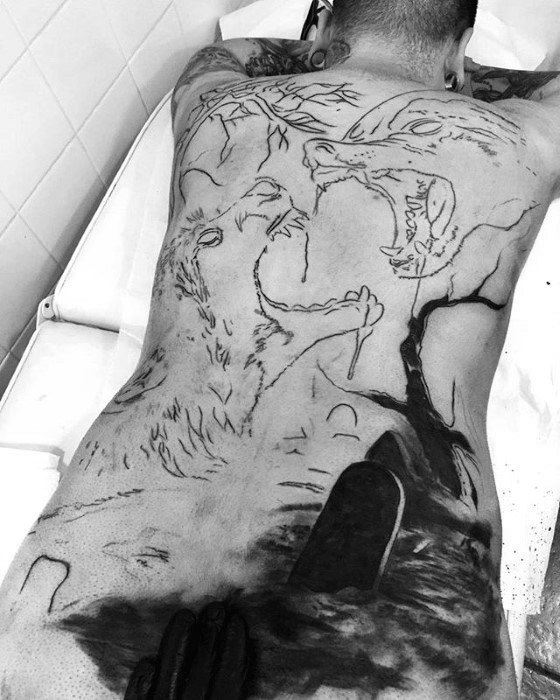 maravilloso tatuaje lobo para hombre 05