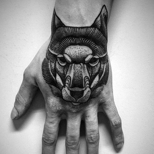 maravilloso tatuaje lobo para hombre 07