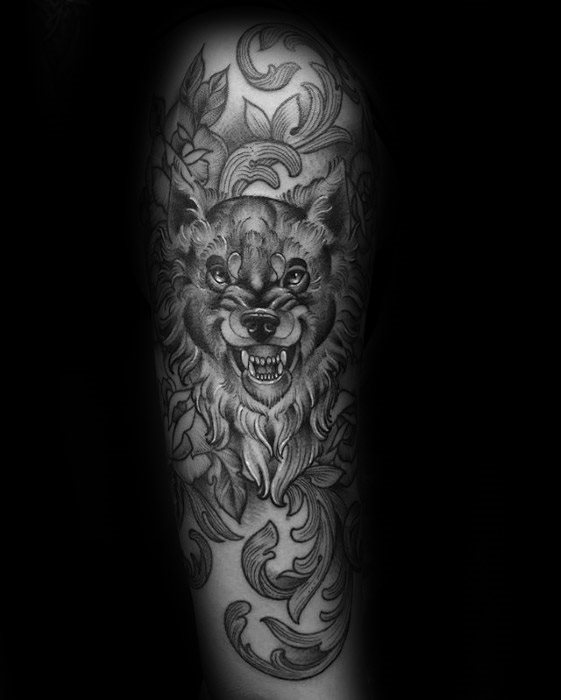 maravilloso tatuaje lobo para hombre 36