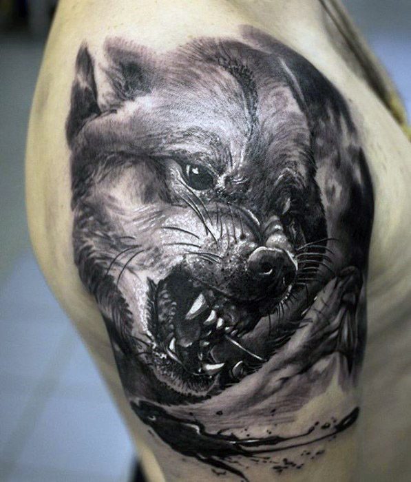 maravilloso tatuaje lobo para hombre 40