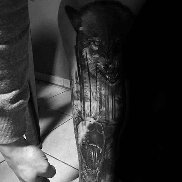 maravilloso tatuaje lobo para hombre 50