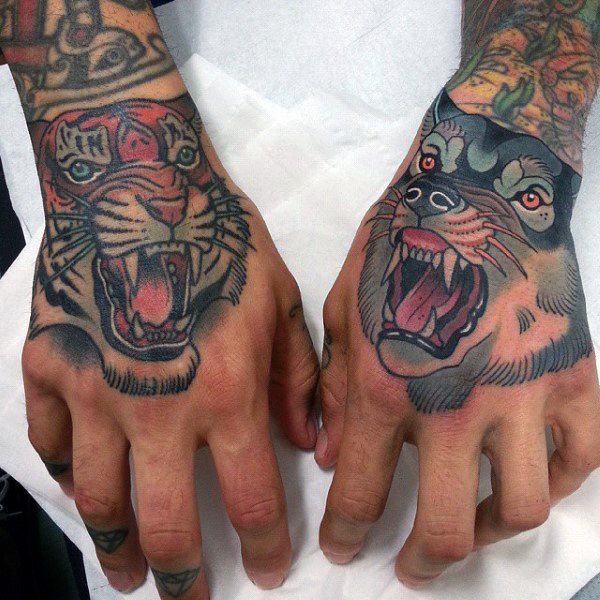 maravilloso tatuaje para hombre 37