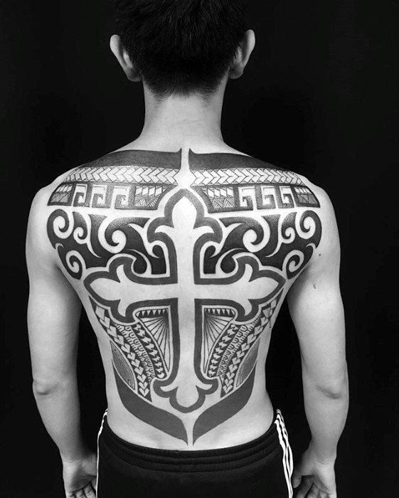 maravilloso tatuaje tribal para hombre 07