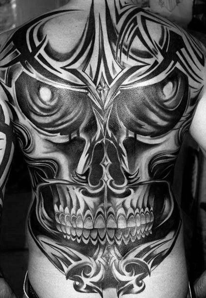 maravilloso tatuaje tribal para hombre 09
