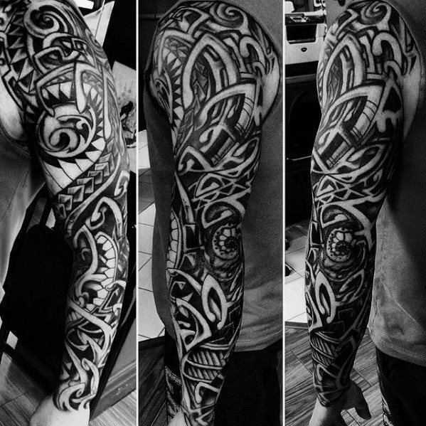 maravilloso tatuaje tribal para hombre 13