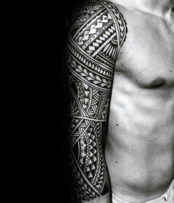 maravilloso tatuaje tribal para hombre 16