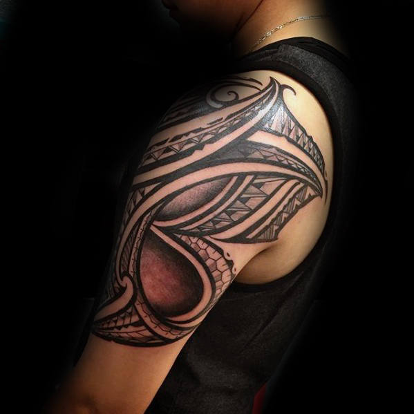 maravilloso tatuaje tribal para hombre 18