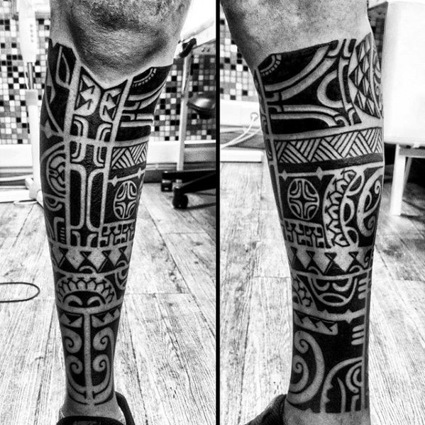 maravilloso tatuaje tribal para hombre 19