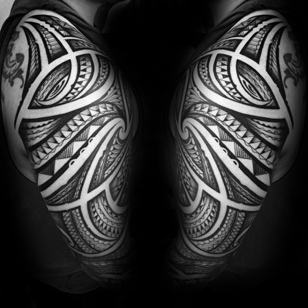 maravilloso tatuaje tribal para hombre 36