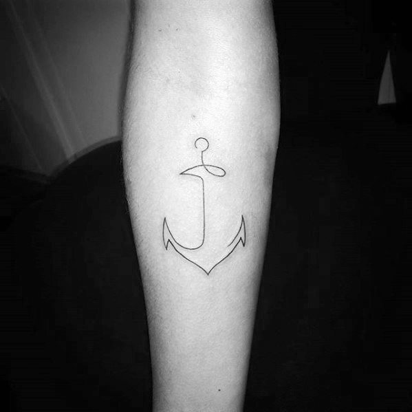 pequeno tatuaje ancla para hombre 11