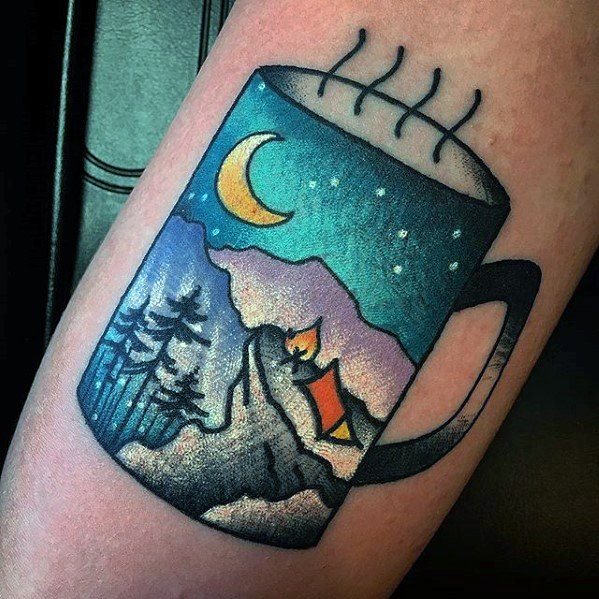pequeno tatuaje colorido para hombre 21