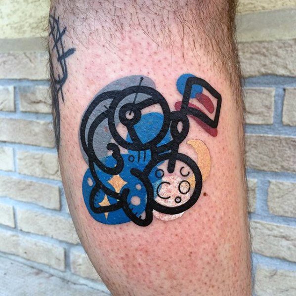 pequeno tatuaje colorido para hombre 22