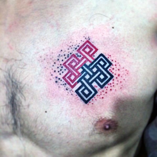 pequeno tatuaje pecho para hombre 11
