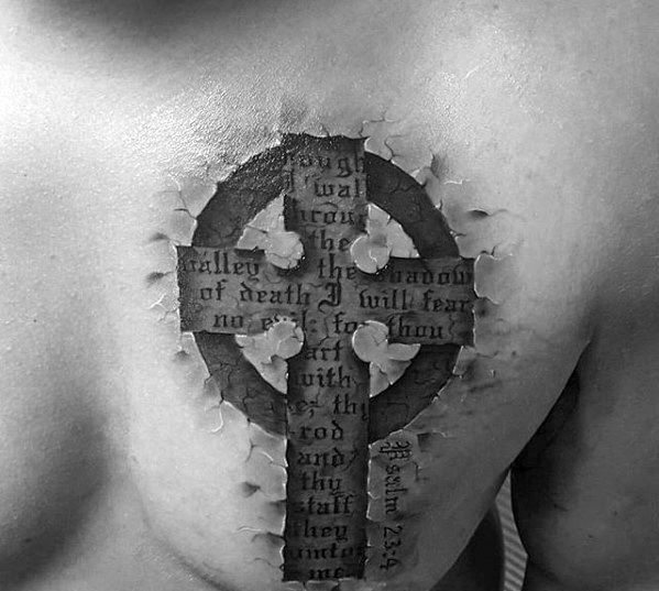 pequeno tatuaje pecho para hombre 14