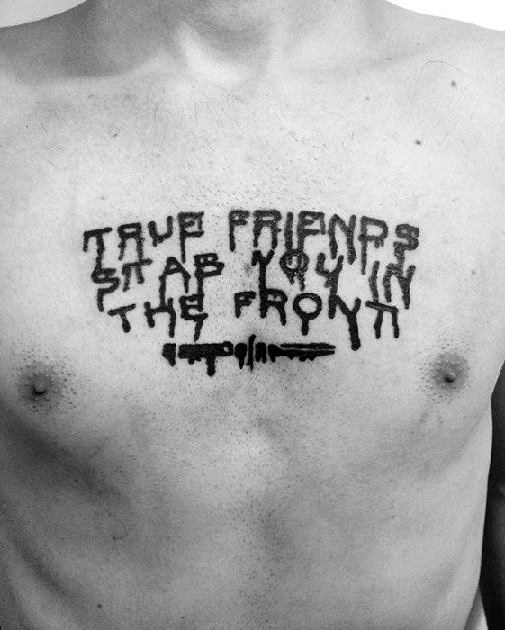 pequeno tatuaje pecho para hombre 34