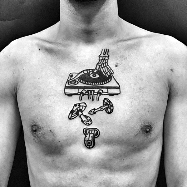 pequeno tatuaje pecho para hombre 49
