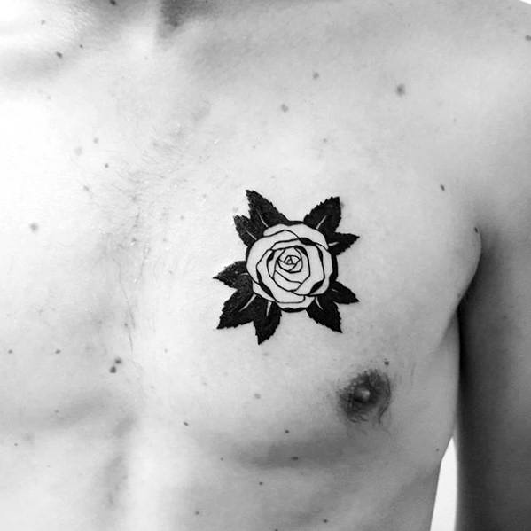 pequeno tatuaje pecho para hombre 54