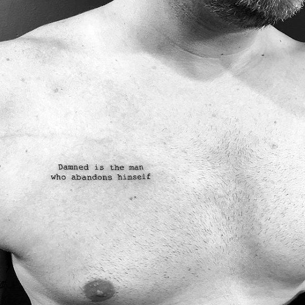 pequeno tatuaje pecho para hombre 55