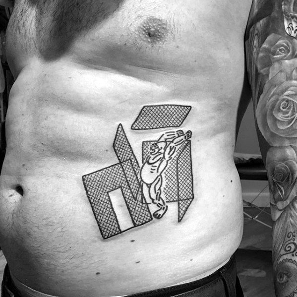 pequeno tatuaje pecho para hombre 68