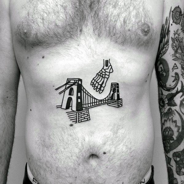 pequeno tatuaje pecho para hombre 77