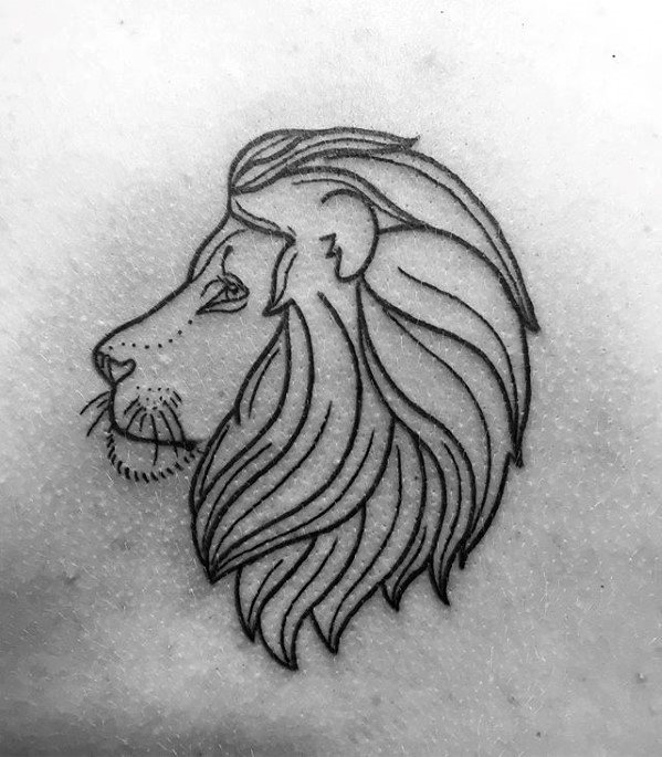 pequeno tatuaje pecho para hombre 81