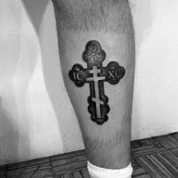 pequeno tatuaje religioso para hombre 10