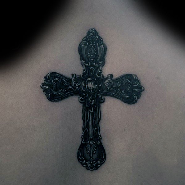 pequeno tatuaje religioso para hombre 13