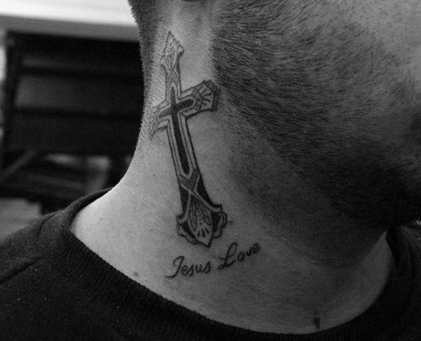 pequeno tatuaje religioso para hombre 27