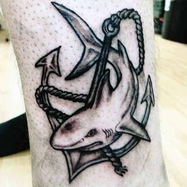 tatuaje ancla para hombre 18