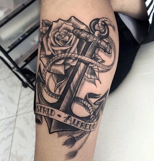 tatuaje ancla para hombre 19
