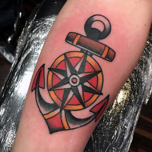 tatuaje ancla simple para hombre 12
