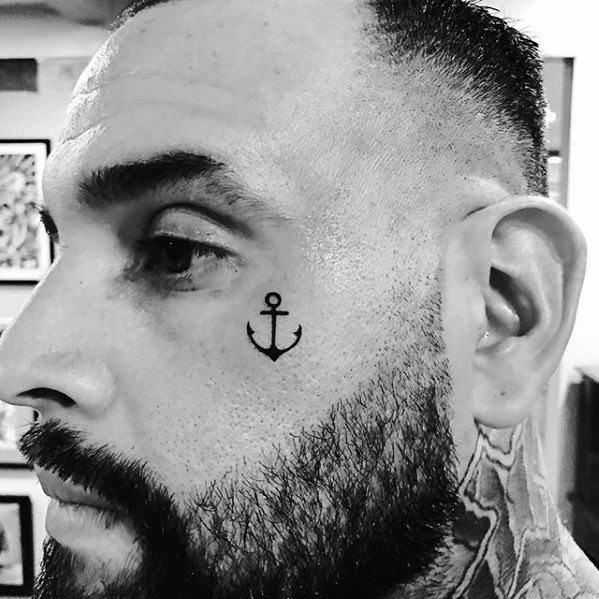 tatuaje ancla simple para hombre 15