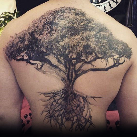 tatuaje arbol espalda para hombre 12