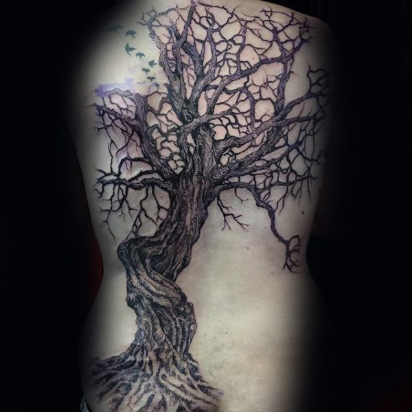 tatuaje arbol espalda para hombre 28